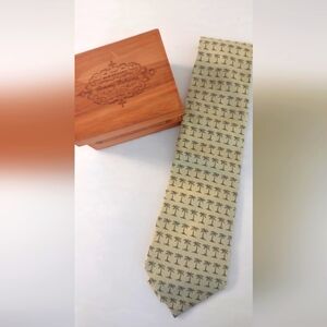 Tommy Bahama Yellow Palm Tree Tie With Decorative Wooden Box
